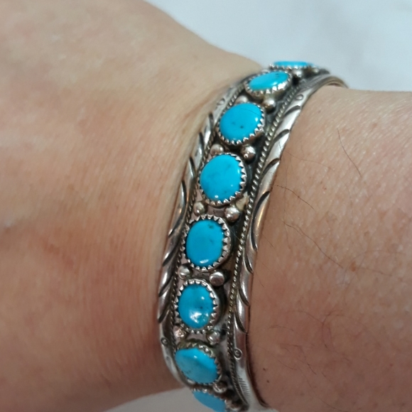Navajo Sterling silver with Gorgeous turquoise Stones cuff bracelet - Picture 10 of 11